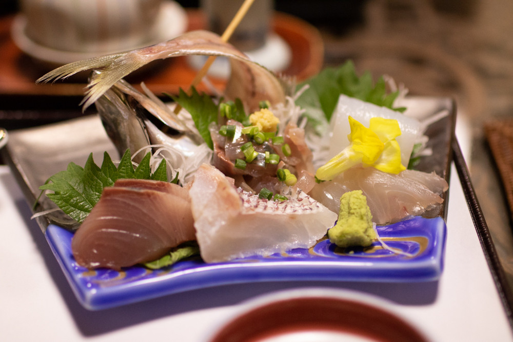 隣は人気の干物やさん♪相模湾の新鮮魚介をいただく旅館4027002