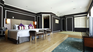 ロイヤルスイート クラブラウンジアクセス付き  (142平米 / ワイドキングベッド) 禁煙