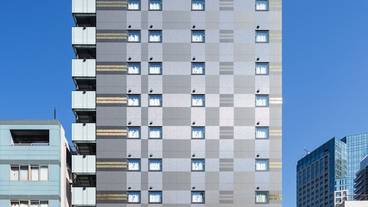施設の正面 / 1