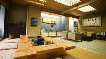 客室内のダイニングエリア / 12