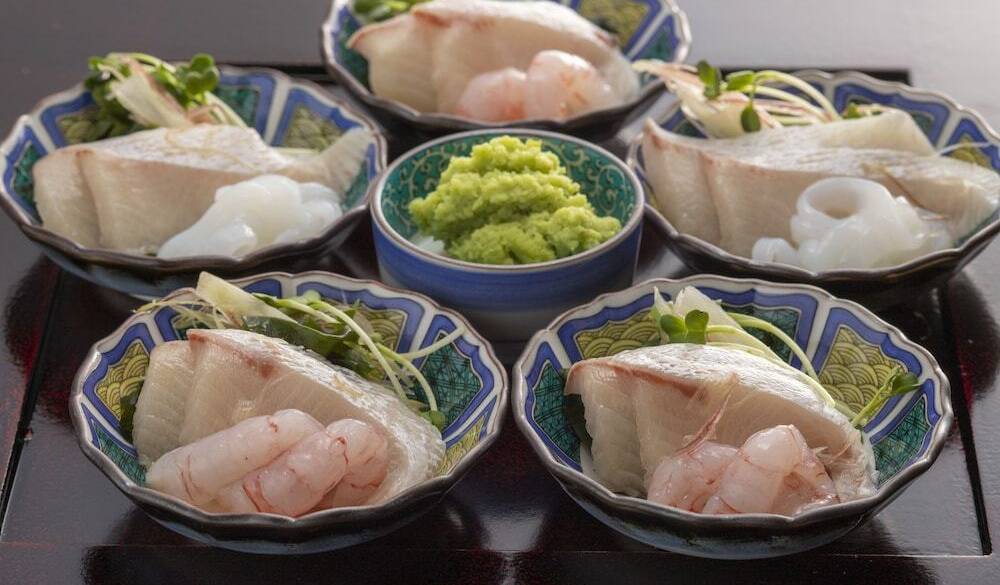 刺身は丼やお茶漬けにしても◎ / 2
