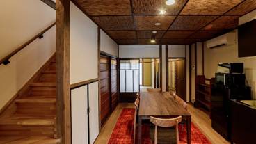 客室内のダイニングエリア / 8