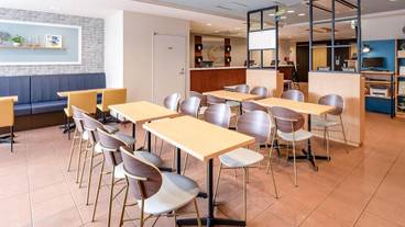 朝食スペース / 6