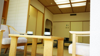 和室10畳 共用バスルーム(2名以上のご利用となります)