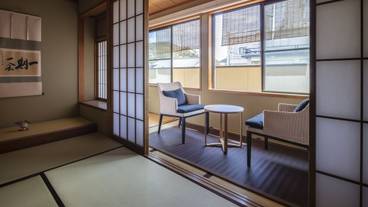 客室 / 16