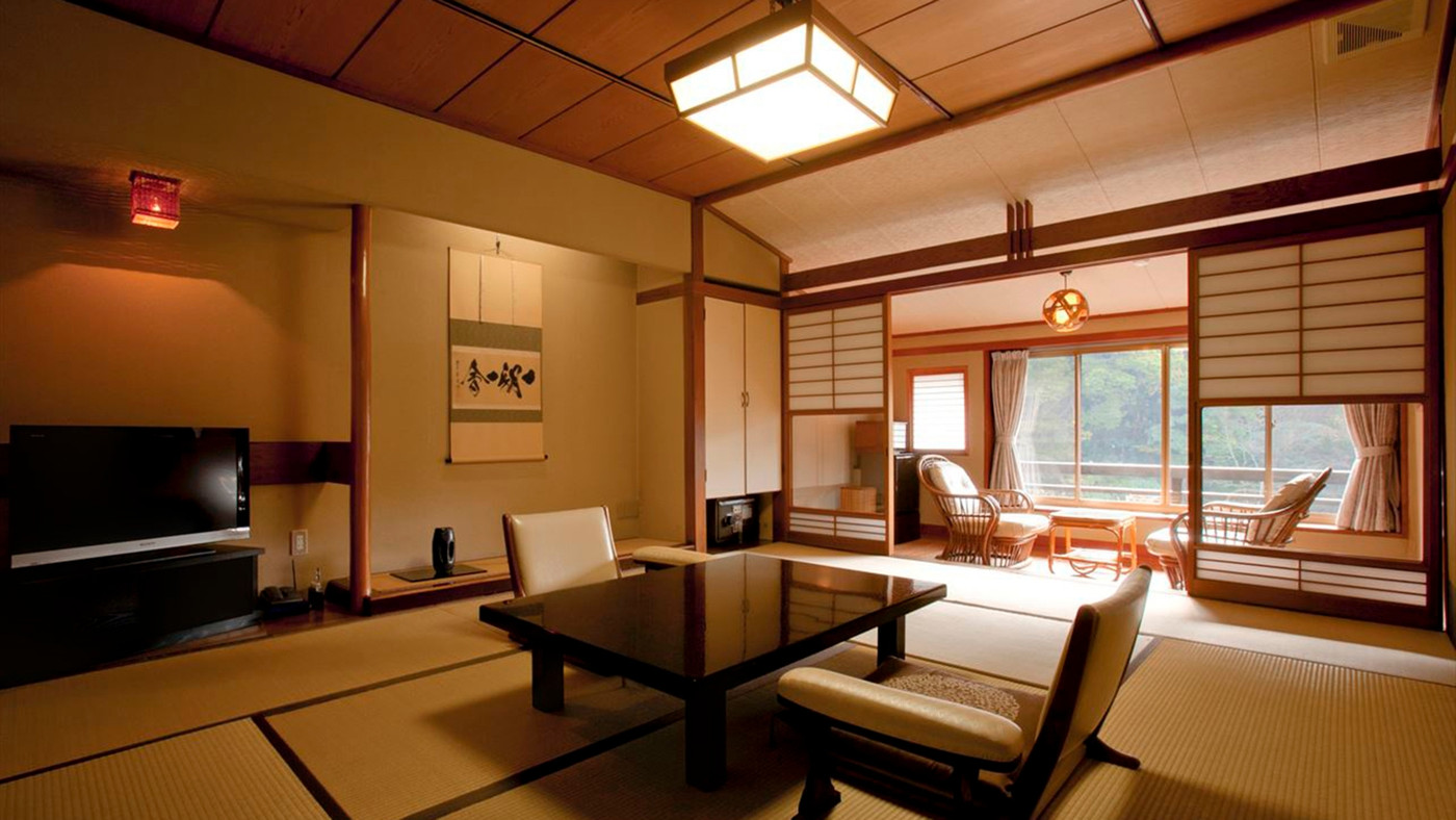 温泉プールに大興奮!静けさに包まれる老舗温泉旅館3457839