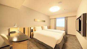 客室 / 18