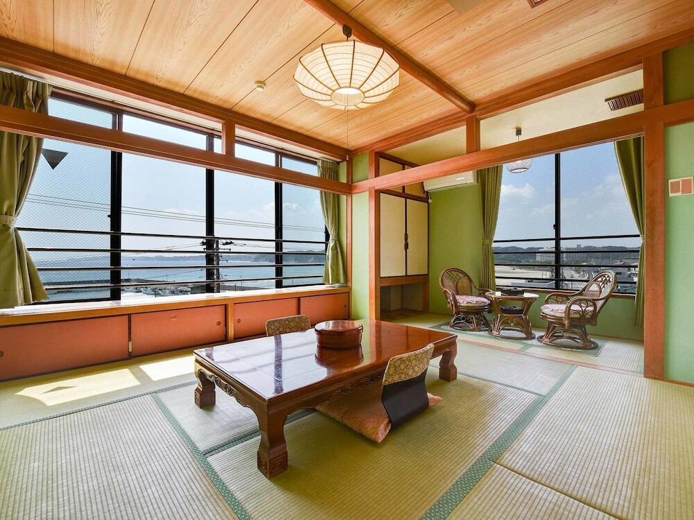 全室オーシャンビュー！部屋食でボリュームたっぷりの海鮮を味わう4068463