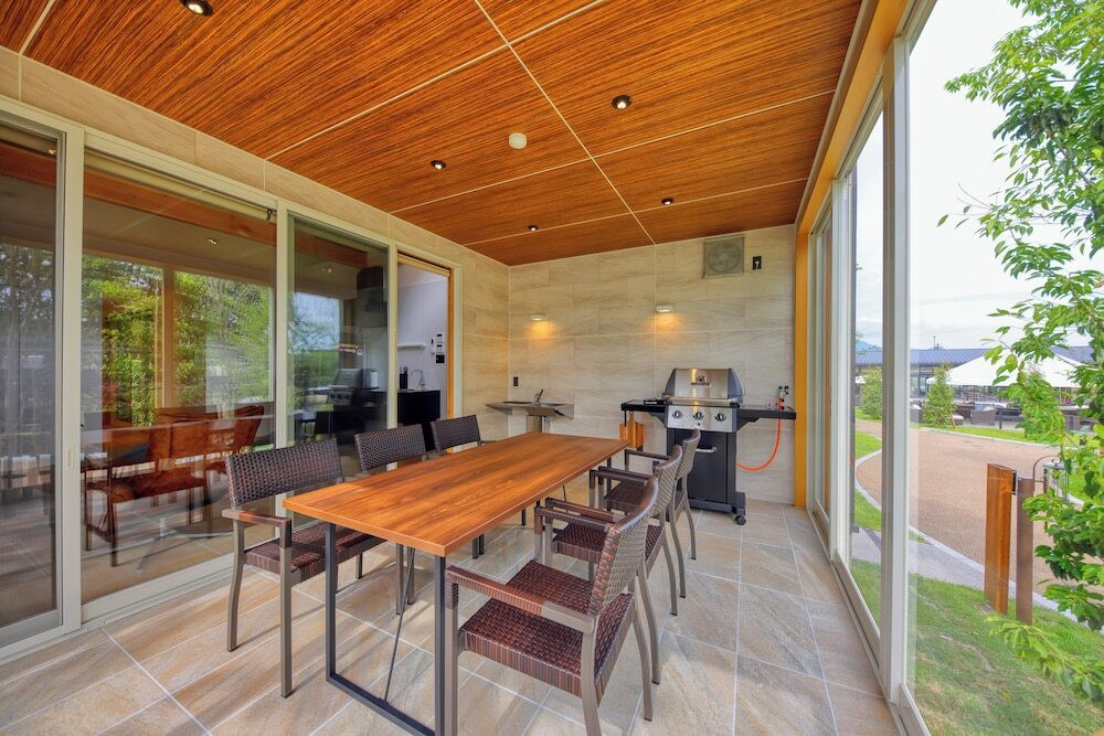 客室内のダイニングエリア