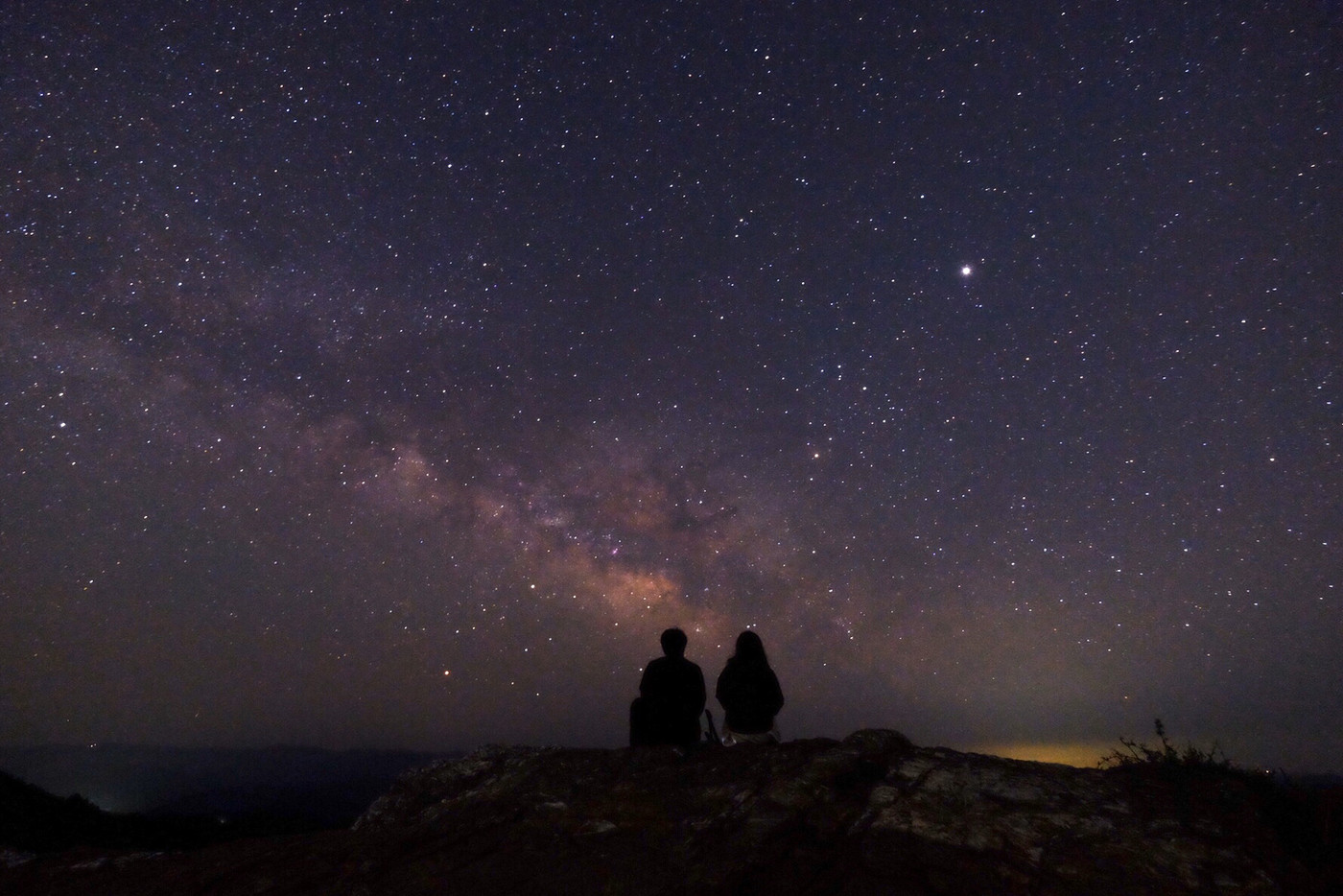 満点の星空と恋人