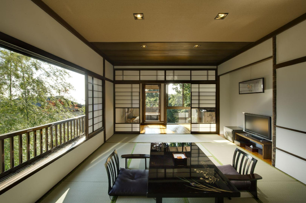 特別室「春しおん」 / 5