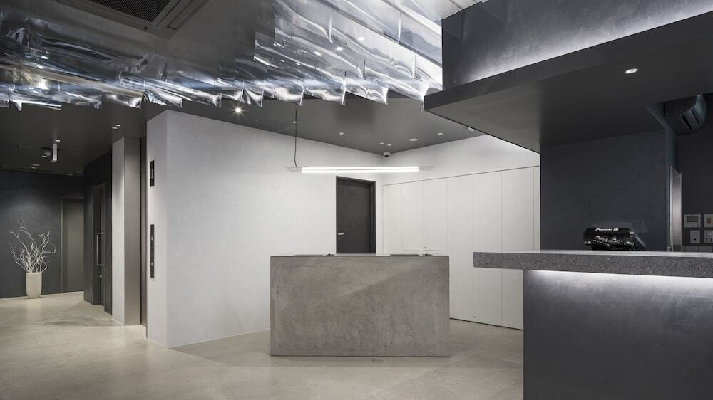 フロント 写真:見学友宙