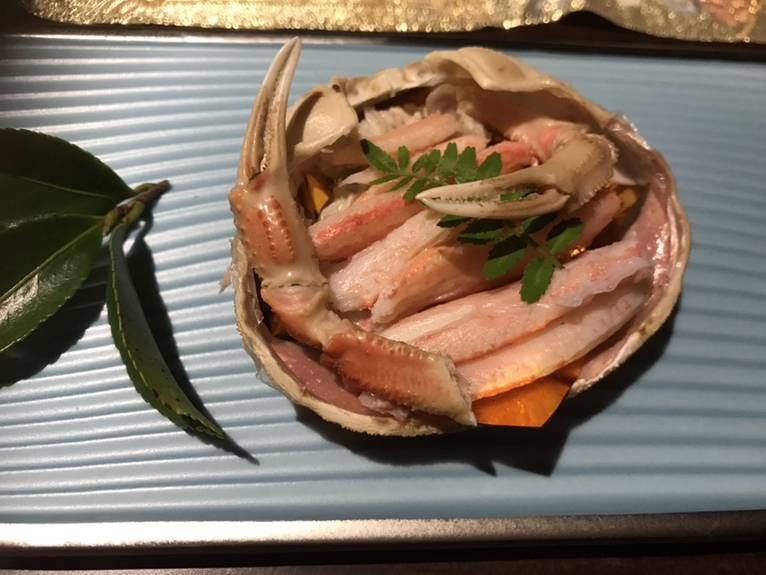 丹後の恵みを味わう
華やかな会席料理 / 4