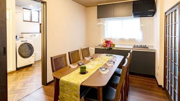 客室内のダイニングエリア / 14