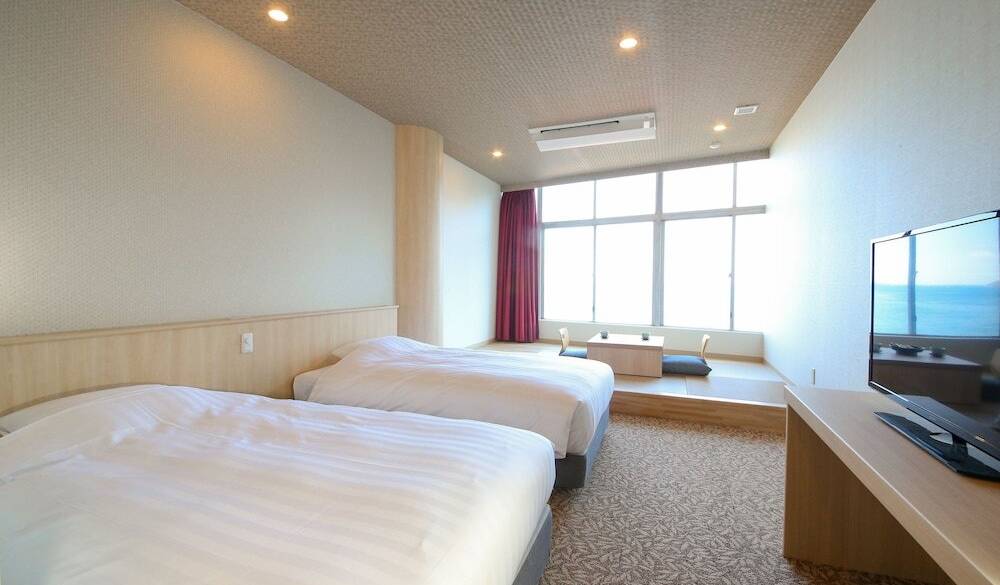 オーシャンビューの
お部屋でのんびり / 2