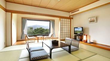 客室内のダイニングエリア / 3