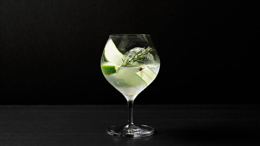 ホテル特製ジントニックも / 4