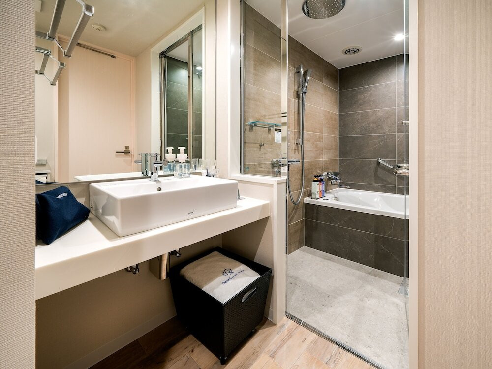 洗い場付きのバスルームはトイレとセミセパレート4005955