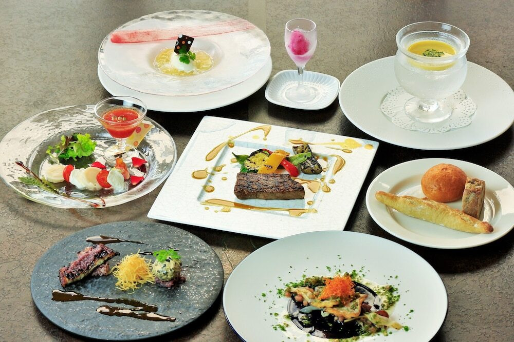 夕食は日本料理やフレンチをお好みで4253952