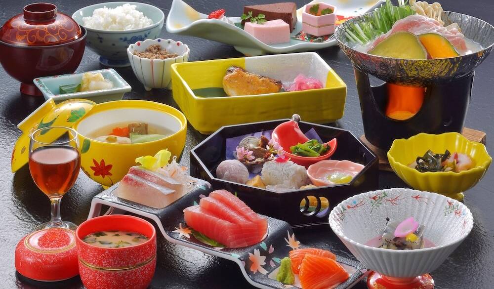 旬の食材を盛り込んだ和食膳 / 5