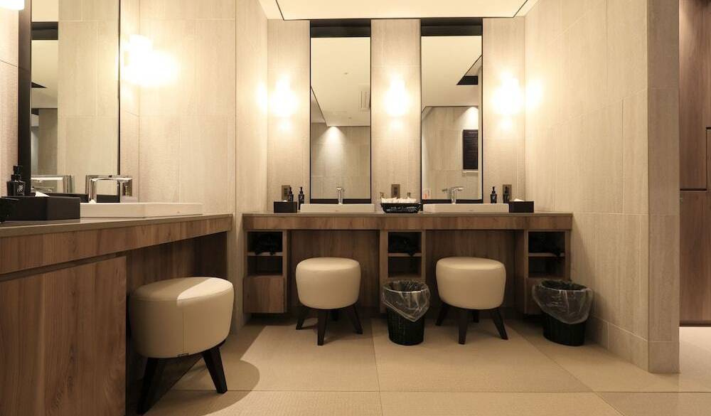 パウダールーム / 2