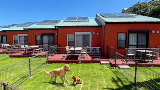 Cottage (capacity 4) with private dog run