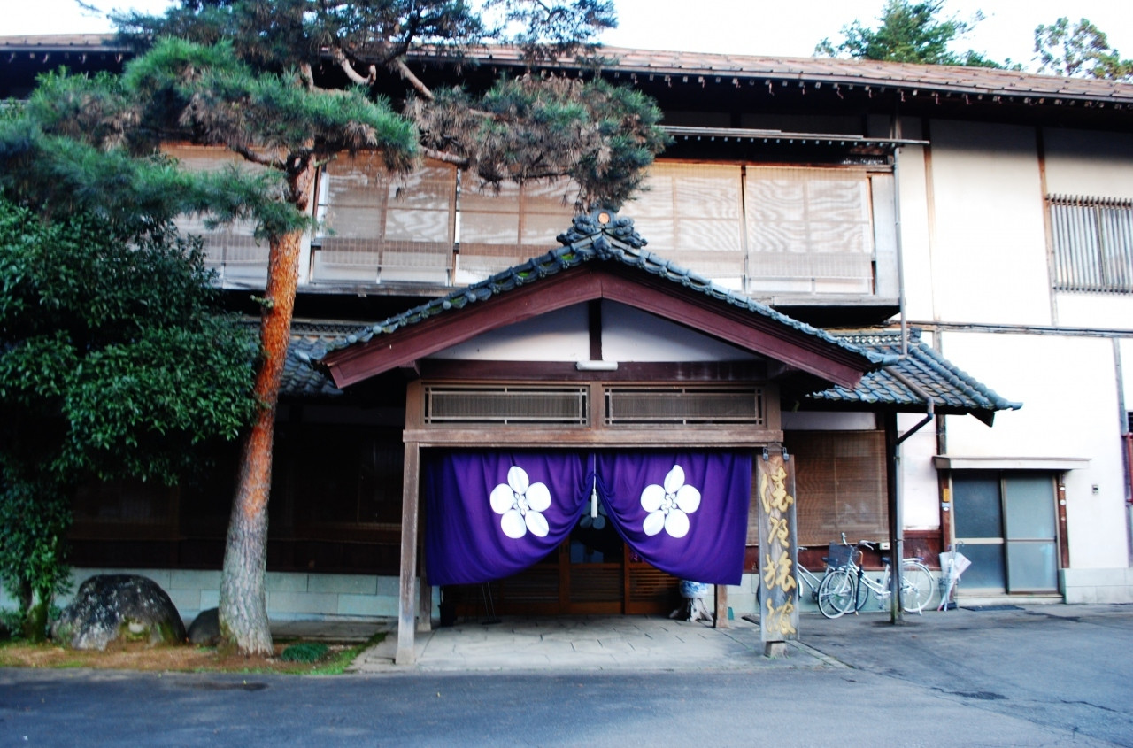7. 1830年創業!郷土料理を味わえる老舗「俵屋旅館」4087707