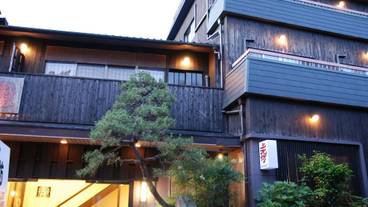 施設の入り口 / 11