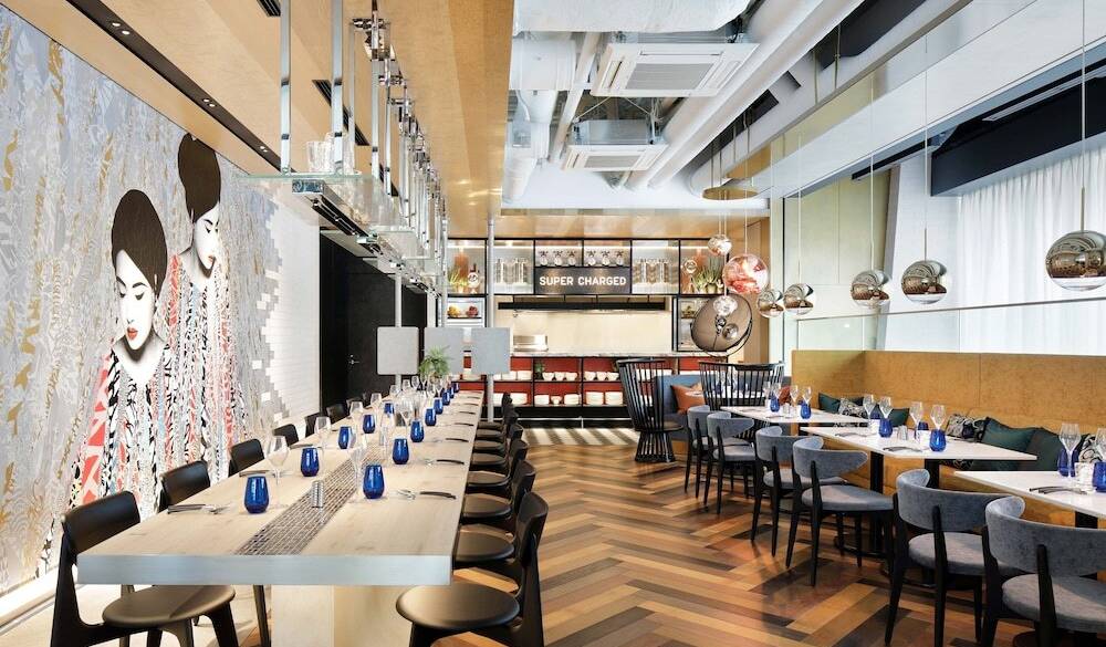 遊び心のある空間で
朝食ビュッフェを / 3