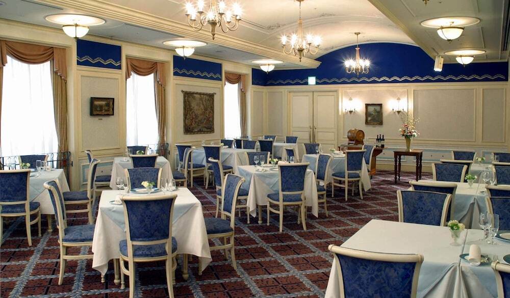 フランス料理 エスカーレ 内装 / 3