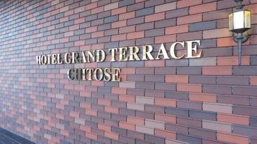 施設の入り口 / 25