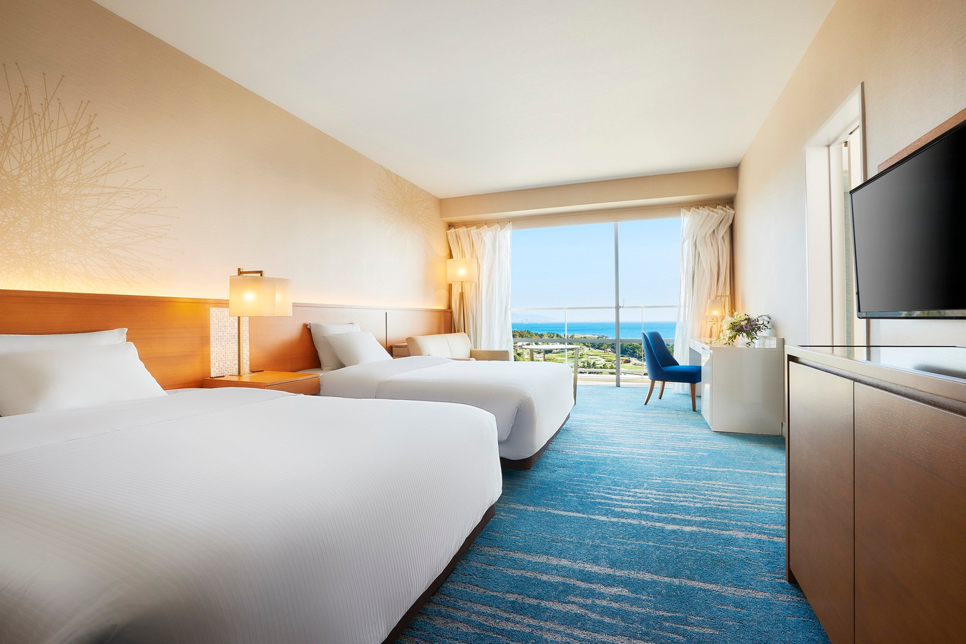 体を労わる設備付きの屋内プールで、体と心をリラックス3465622