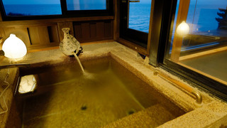 オーシャンフロント 和室 展望風呂付き 1