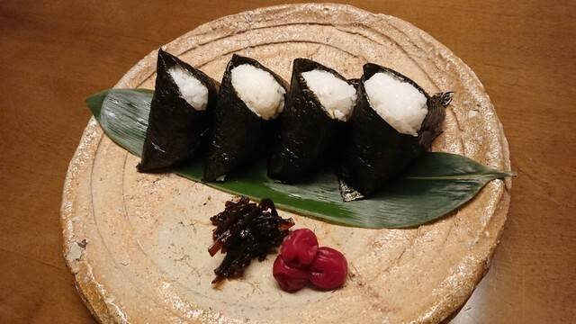 夜食のおにぎりイメージ / 5