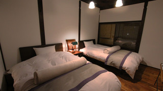 町屋一棟貸し (ベッド + 布団)