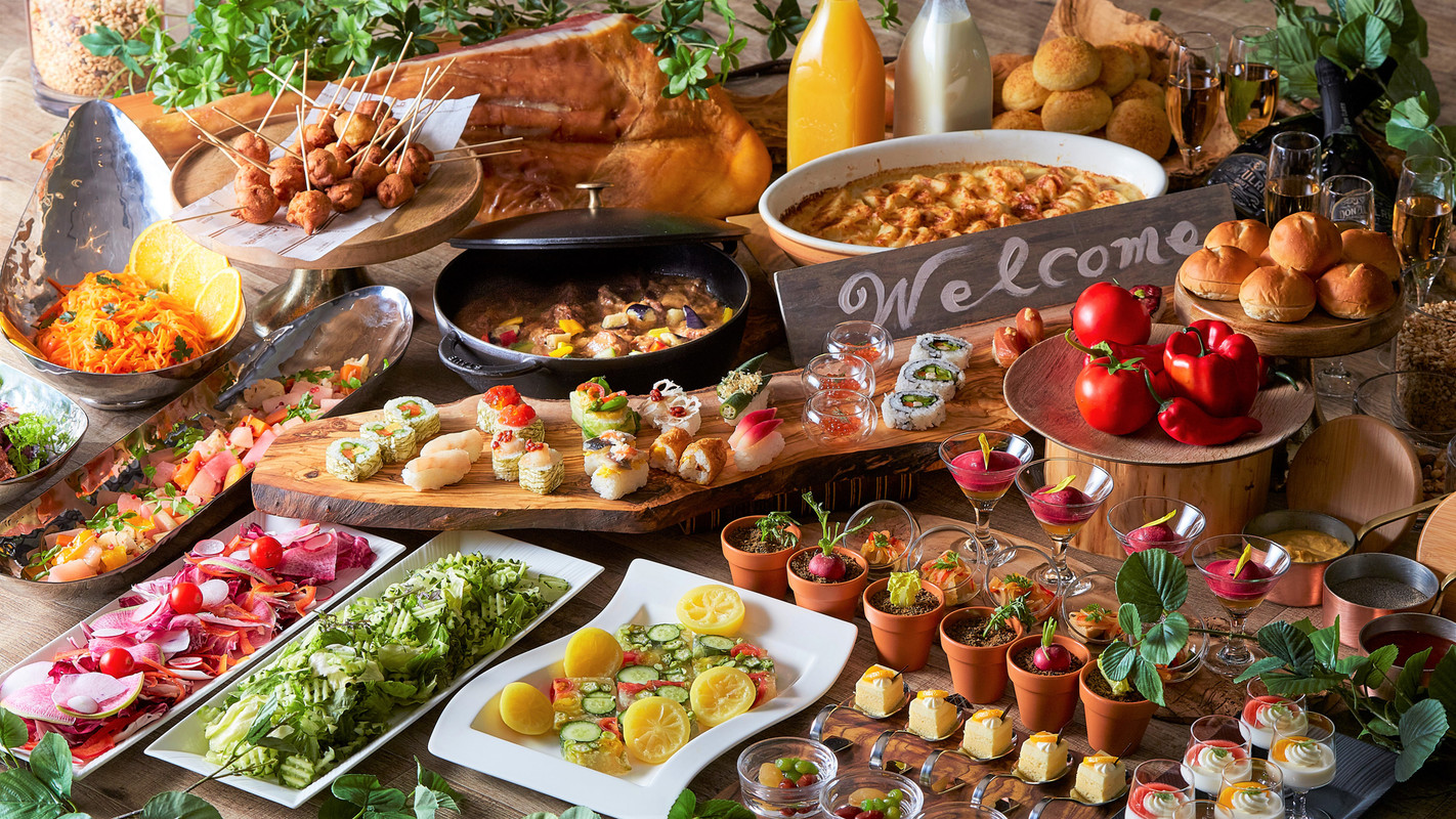 華やかな朝食ビュッフェ