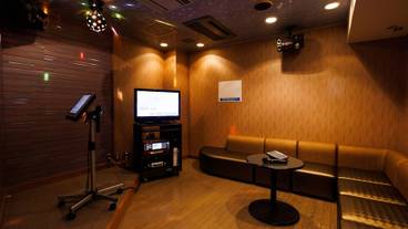 カラオケ ルーム / 3