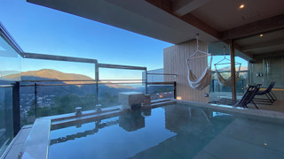 岳(Gaku) 托(Taku) 咲(Saki) 蒔(Maki) 露天風呂付コーナー和洋室 (100m2) 禁煙