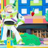 東京ディズニーリゾート・トイ・ストーリー(R)ホテル（千葉県 リゾートホテル）：©Disney／Pixar
TINKERTOY is a trademark of Hasbro and is used with permission.© 2021 Hasbro. All Rights Reserved. Licensed by Hasbro. / 2