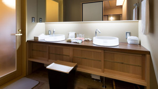 不二 (12畳+洋室) 又は喜久の間 (10畳+床の間+洋室) 禁煙