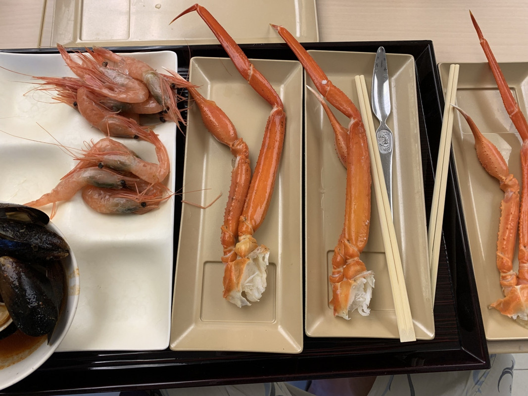 蟹は、一皿毎に2-3本の提供(細いし、取りづらいですね)