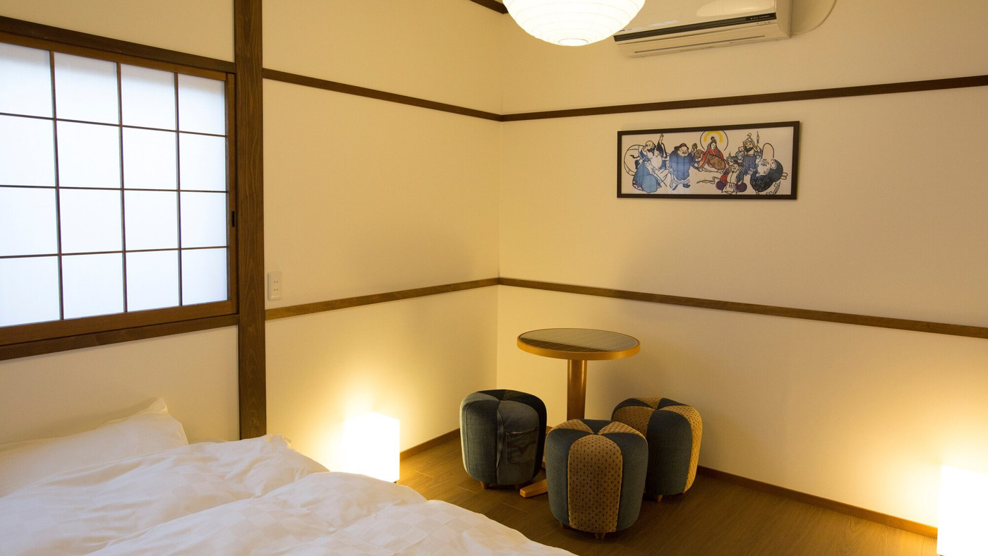 白壁がほっと落ち着く、ぬくもりの部屋3745963