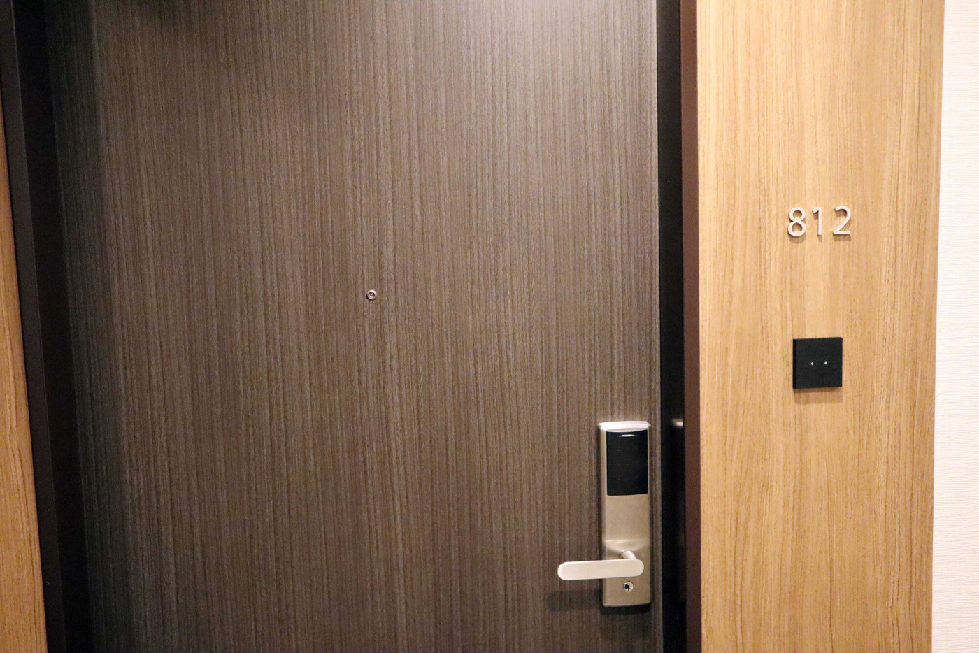 清潔感のあるロビーでチェックイン1997988