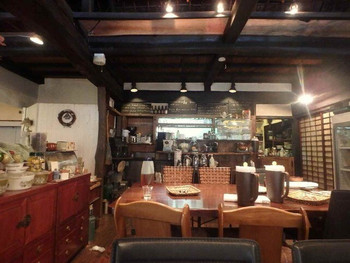 「大黒屋・サンガムcafe」内観 1265315 一階のダイニングは　大テーブルで　全18席