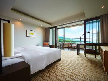 Hyatt Regency Hakone Resort & Spa (Kanagawa City Hotel) / 1