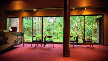 ロビーラウンジ / 3