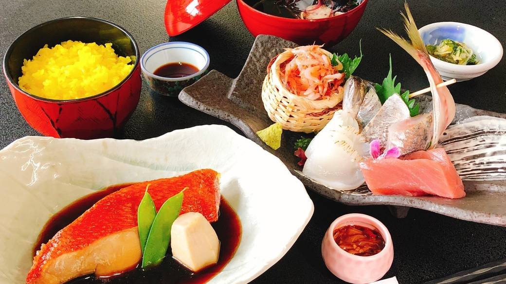 「徳造丸」で
豪快ランチ / 2