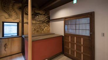 内部エントランス / 2