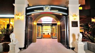 施設の入り口 / 40