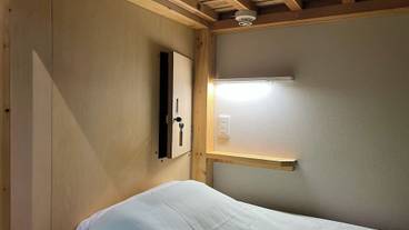 客室 / 30